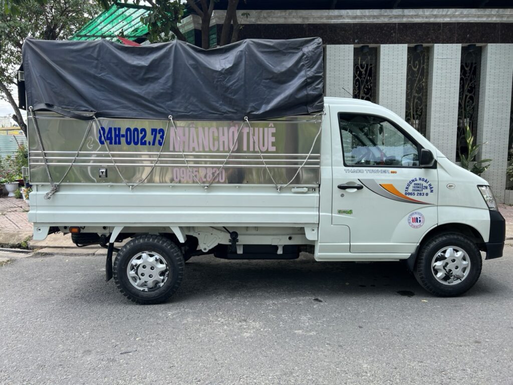 Xe tải Thaco Towner 990 màu trắng