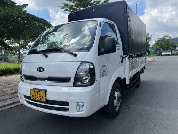 Giới thiệu về xe tải K250 đời 2019 thùng mui bạt 2.4 tấn